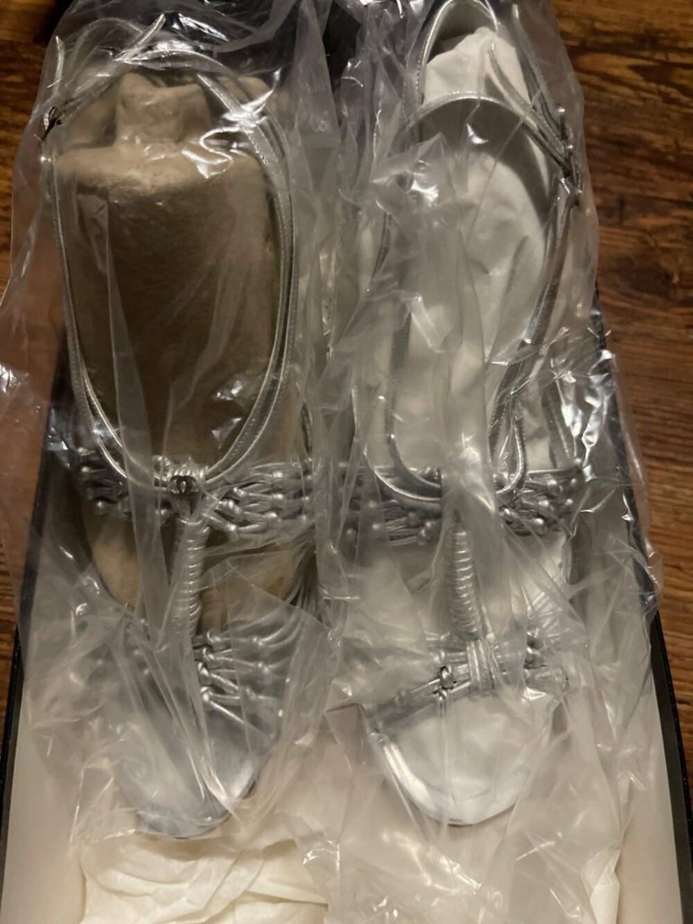 Chanel Silver Knotted Leather CC Ankle Strap Sandals Size 39 - New In Box - Picture 9 of 11
